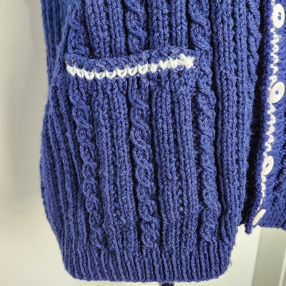 Vintage Hand Knit Sleeveless Cardigan Vest - Picture 8 of 10
